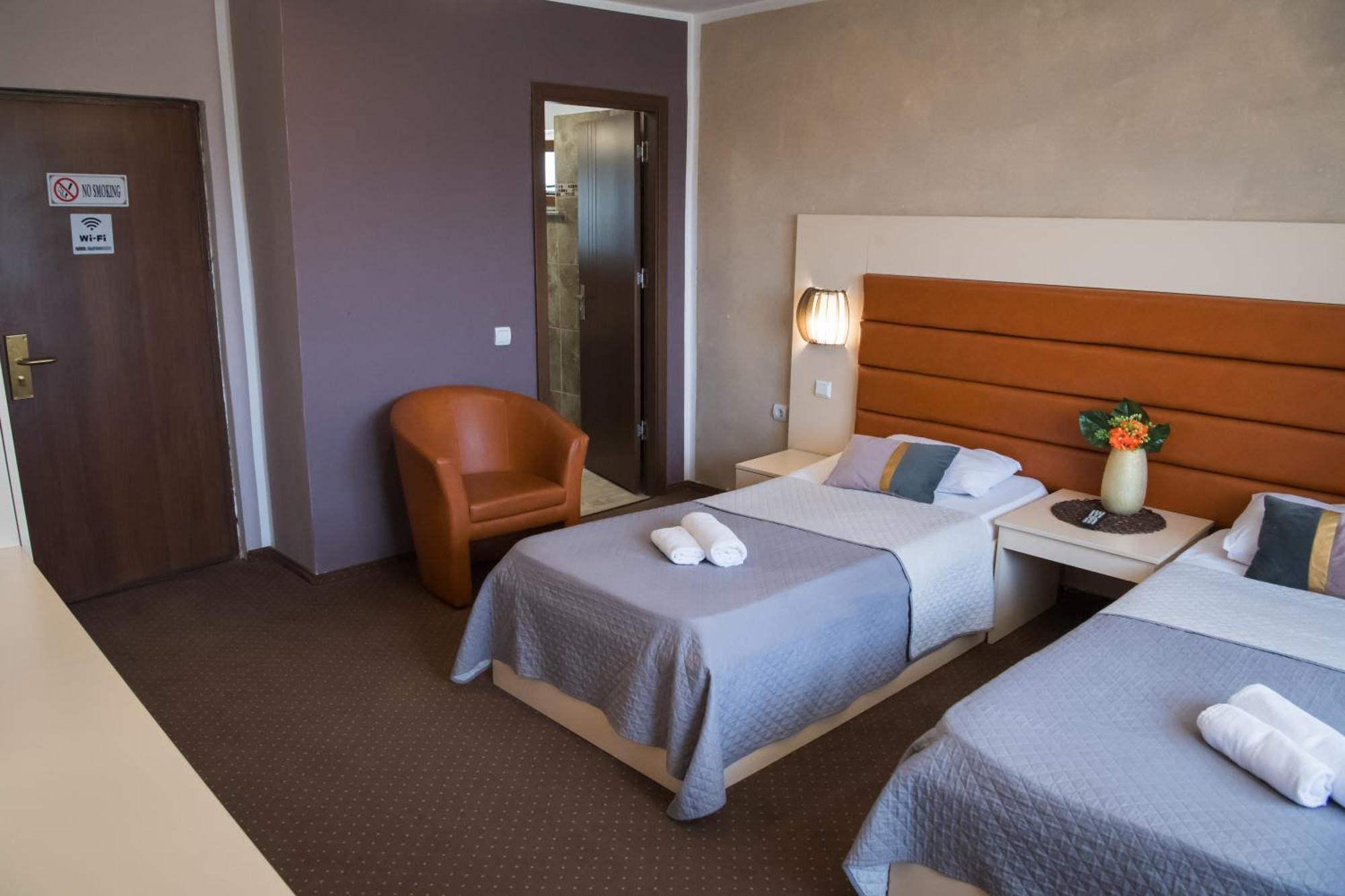 Mbi Travel Inn クラヨーヴァ エクステリア 写真