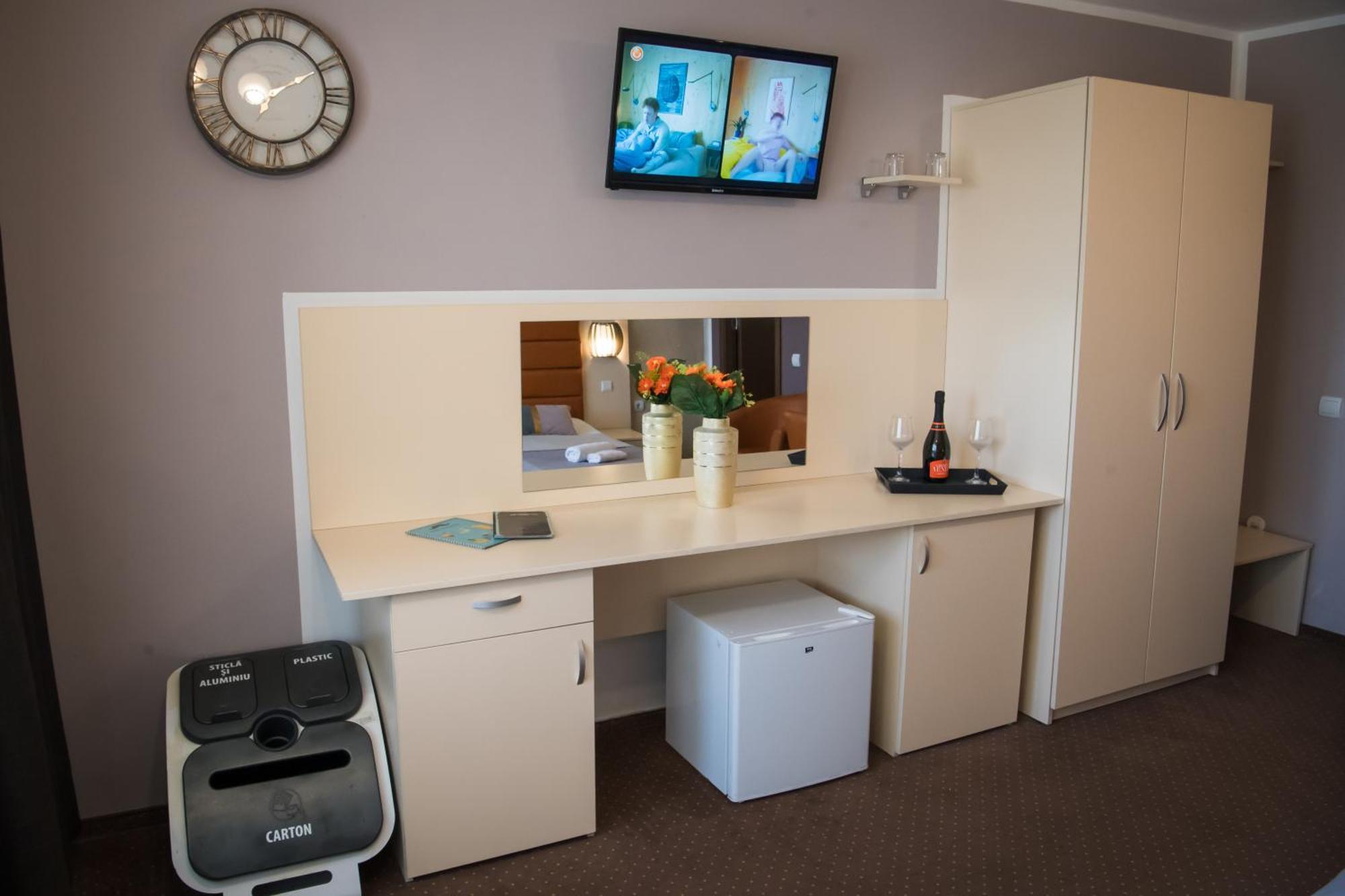 Mbi Travel Inn クラヨーヴァ エクステリア 写真