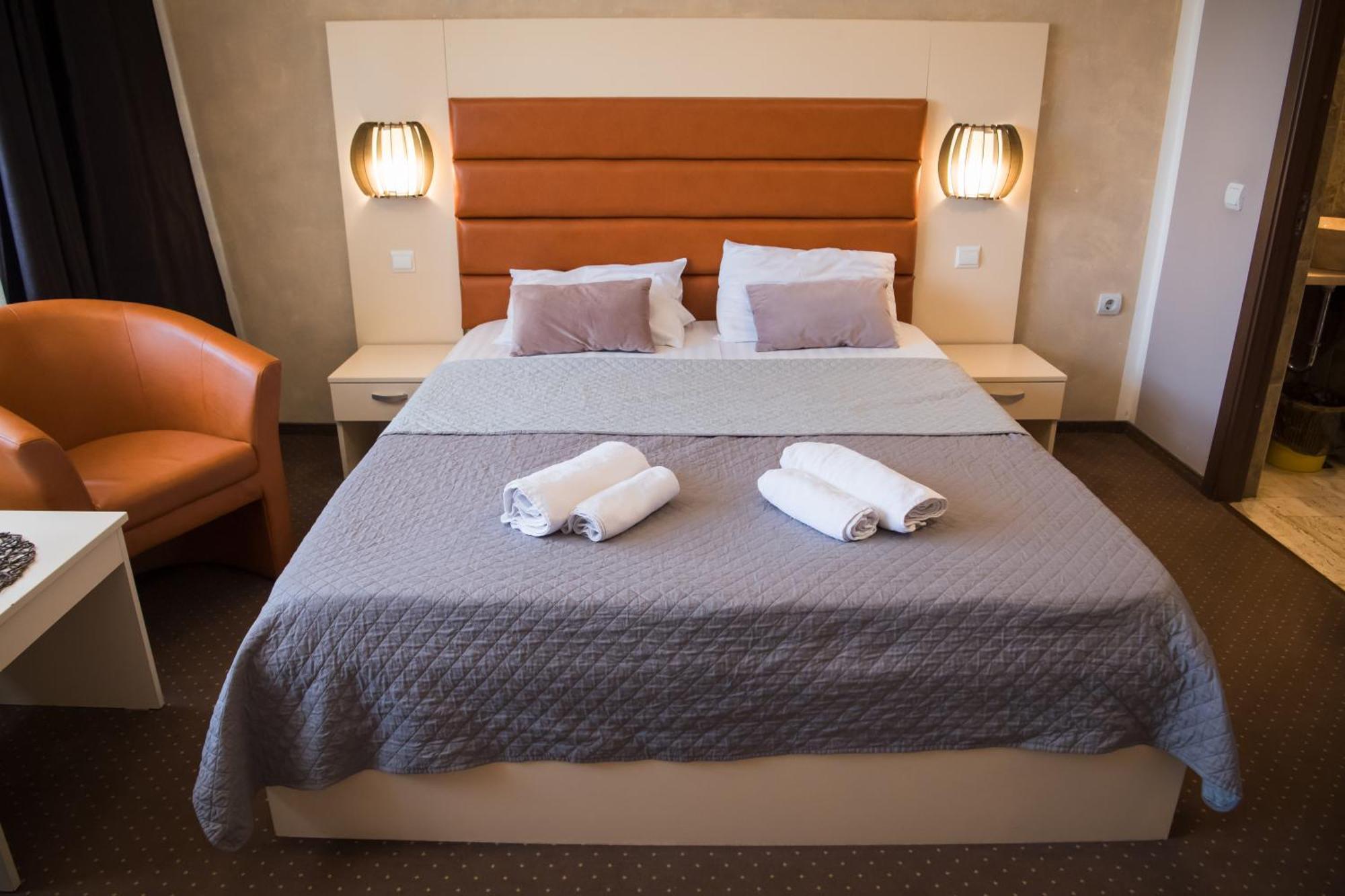 Mbi Travel Inn クラヨーヴァ エクステリア 写真