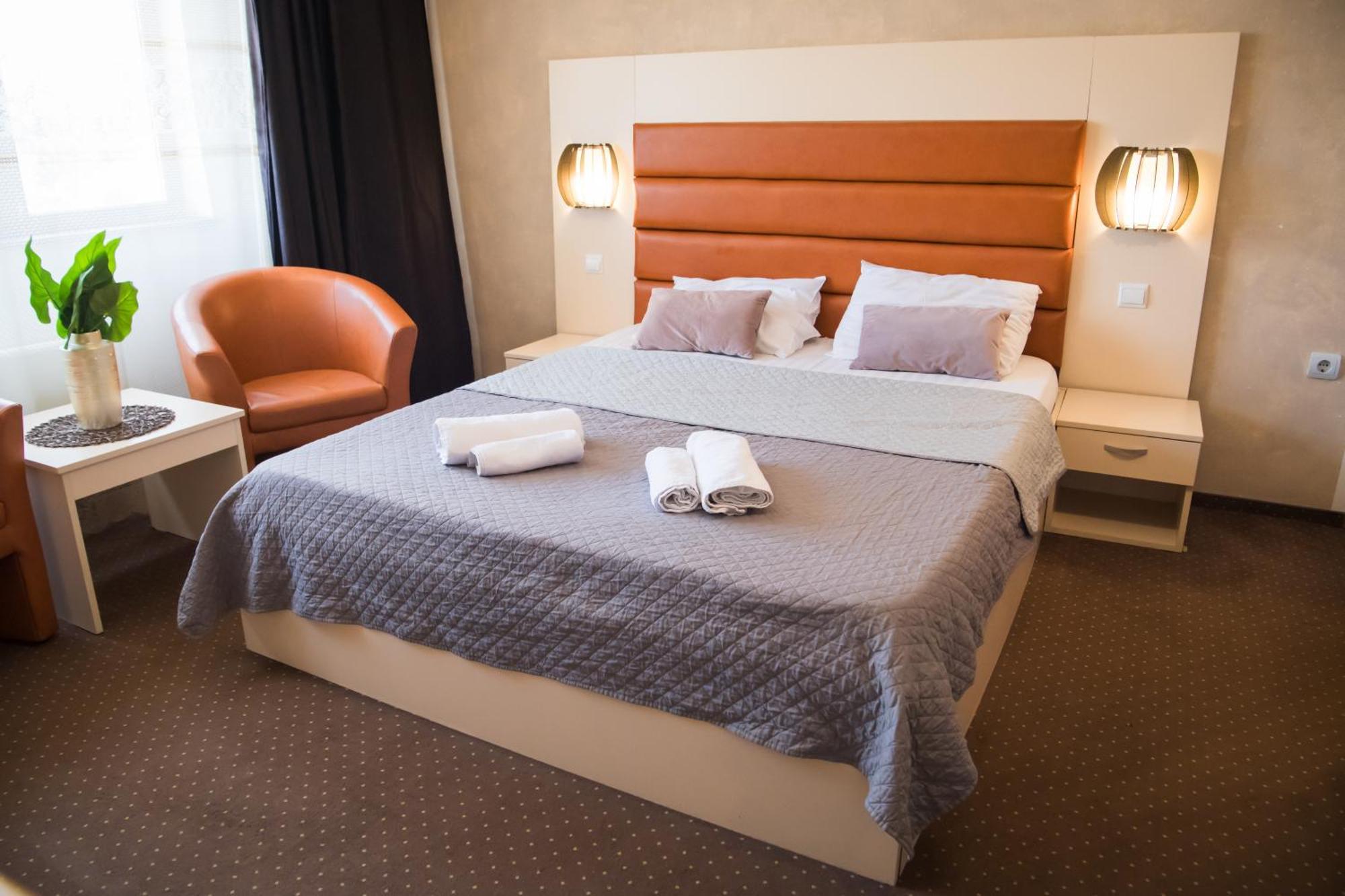 Mbi Travel Inn クラヨーヴァ エクステリア 写真