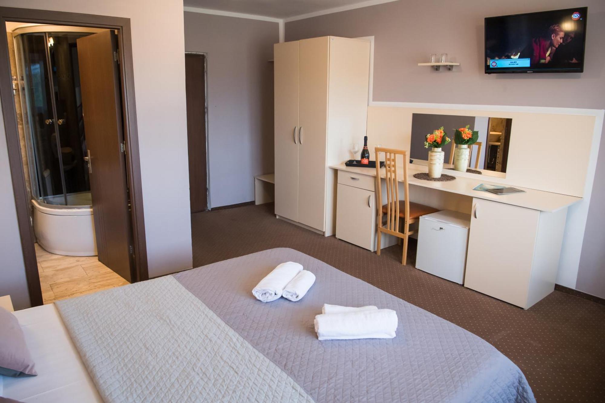 Mbi Travel Inn クラヨーヴァ エクステリア 写真