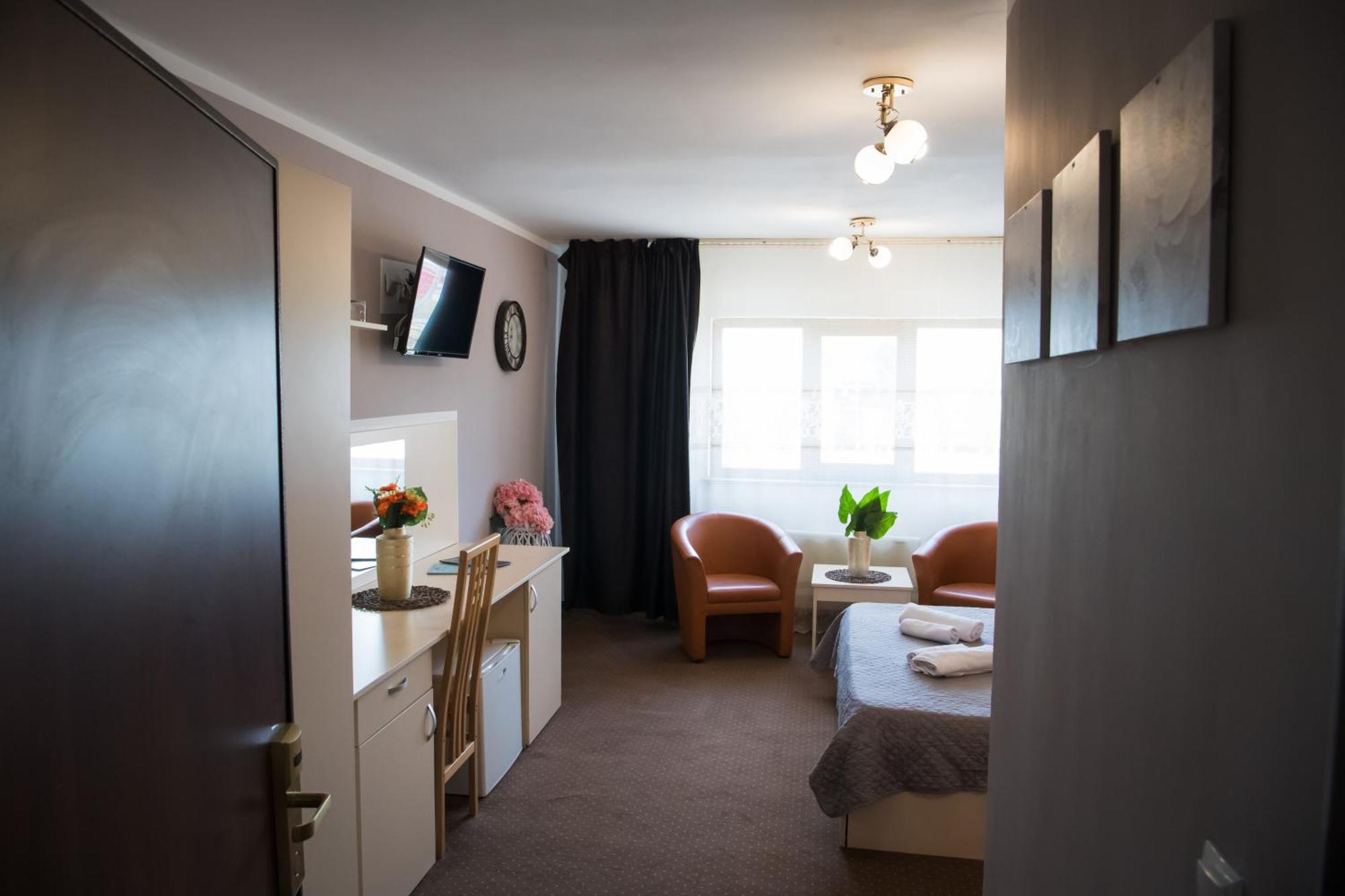 Mbi Travel Inn クラヨーヴァ エクステリア 写真