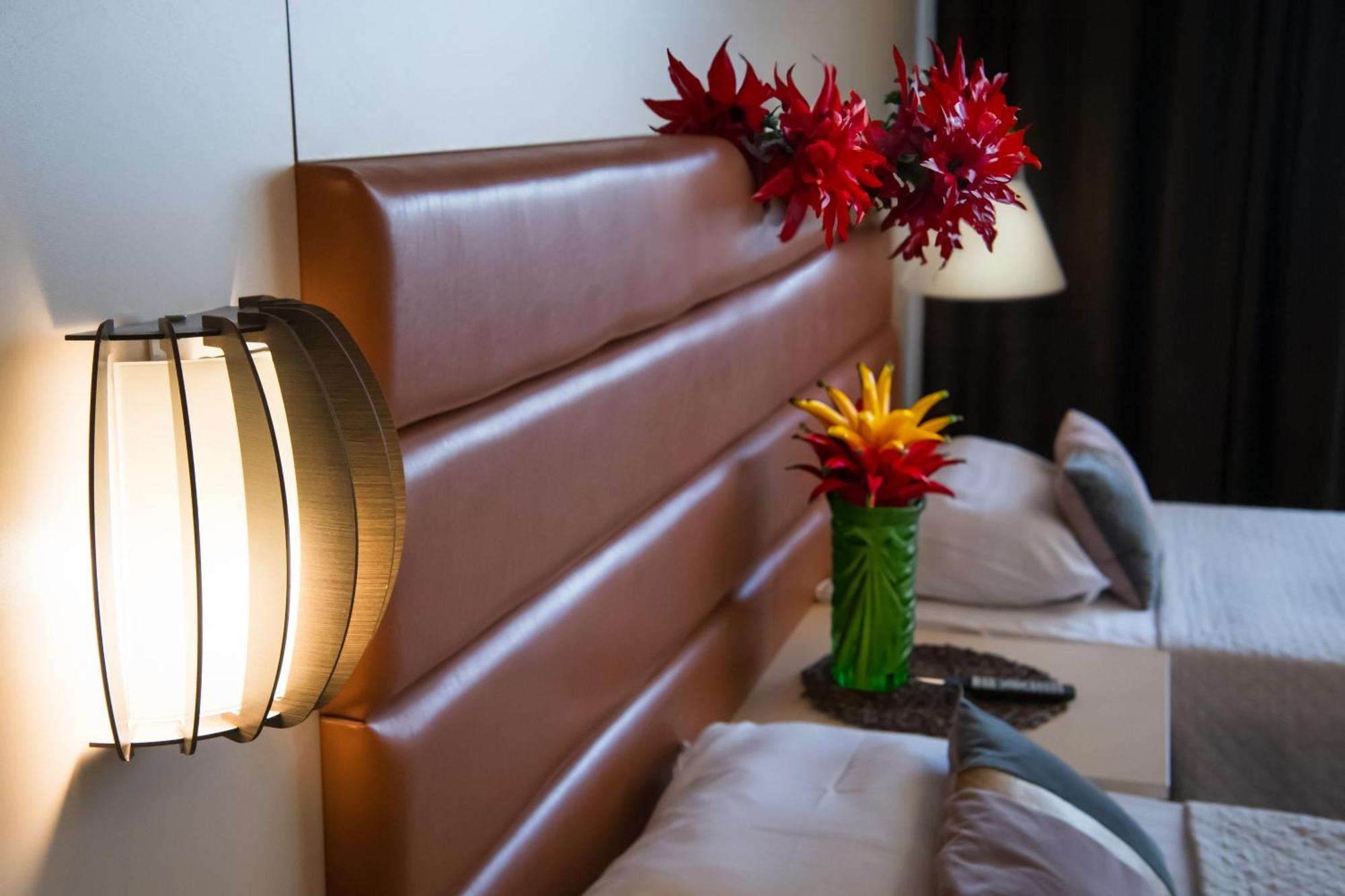 Mbi Travel Inn クラヨーヴァ エクステリア 写真