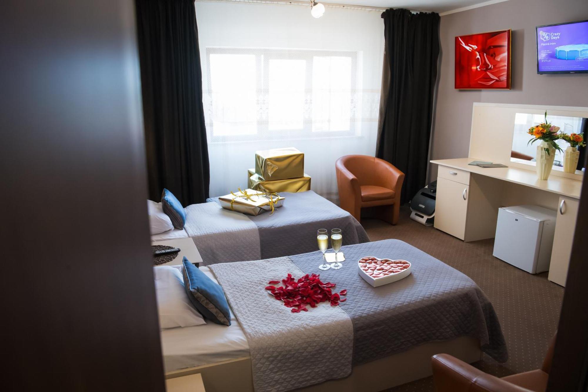 Mbi Travel Inn クラヨーヴァ エクステリア 写真